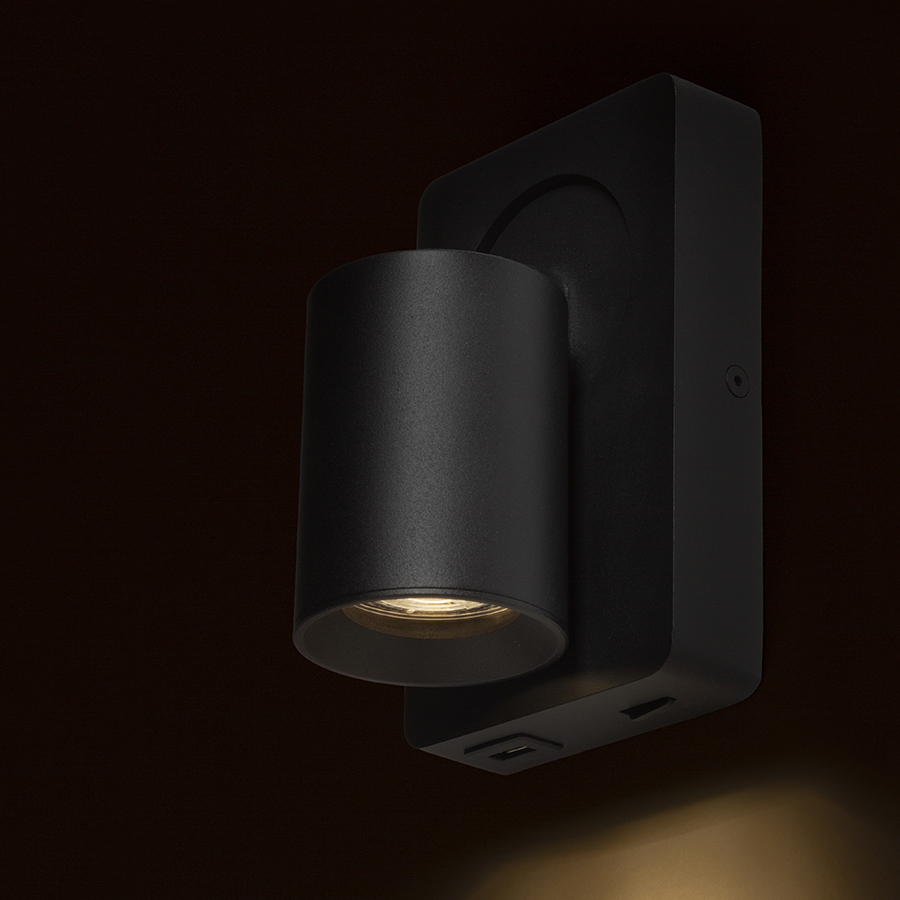 Aplică lăcuită cu o sursă de lumină direcțională GU10 și USB integrat potrivită pentru încărcarea, VOLTERA USB de perete negru 230V LED 9W