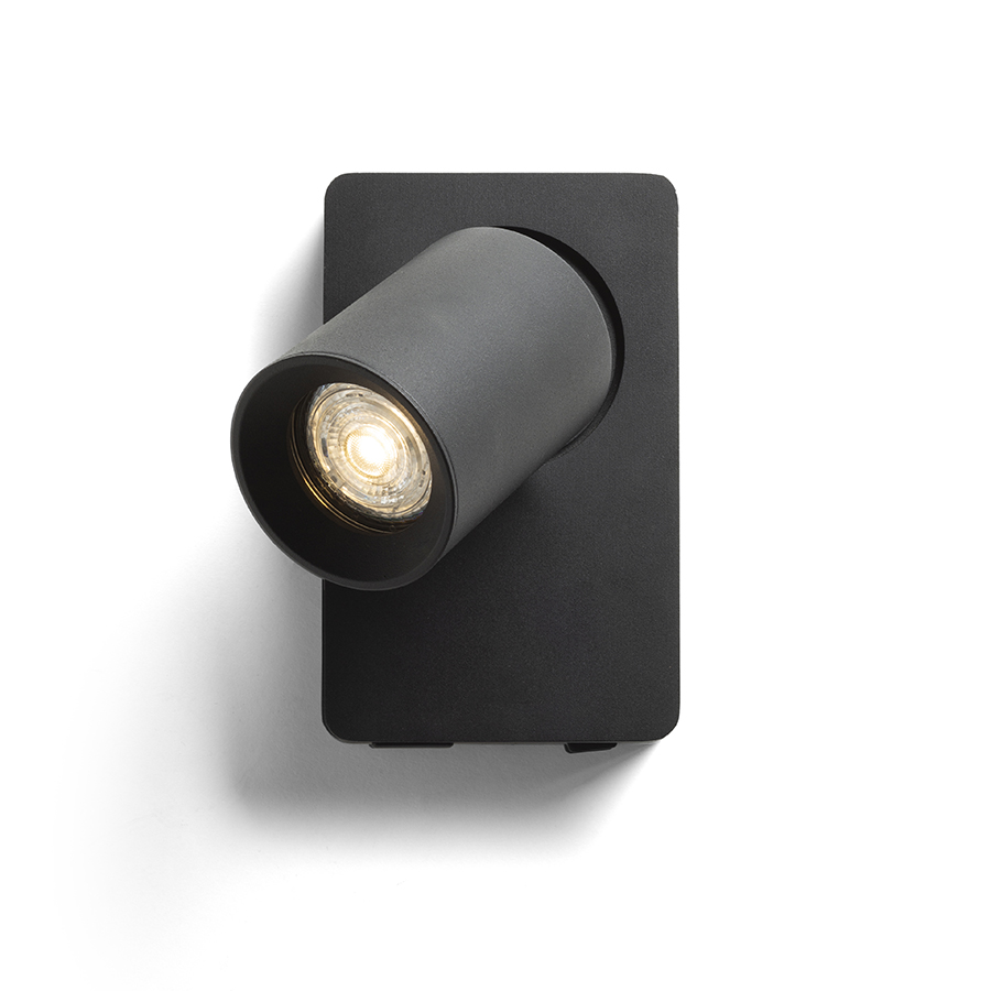 Aplică lăcuită cu o sursă de lumină direcțională GU10 și USB integrat potrivită pentru încărcarea, VOLTERA USB de perete negru 230V LED 9W