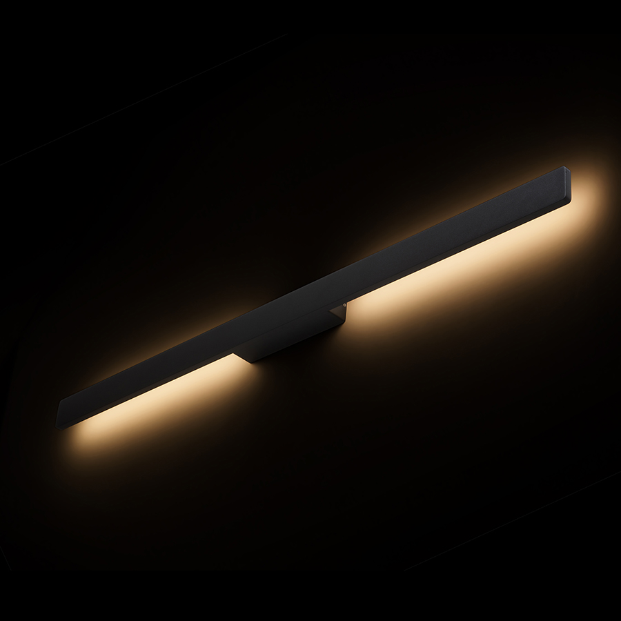 Lampa LED alungită pentru utilizare in exterior, cu optiuni pentru instalare pe tavan sau pe perete, BONAREA 104 de negru acril satinat 230V 18W 120° IP54 3000K