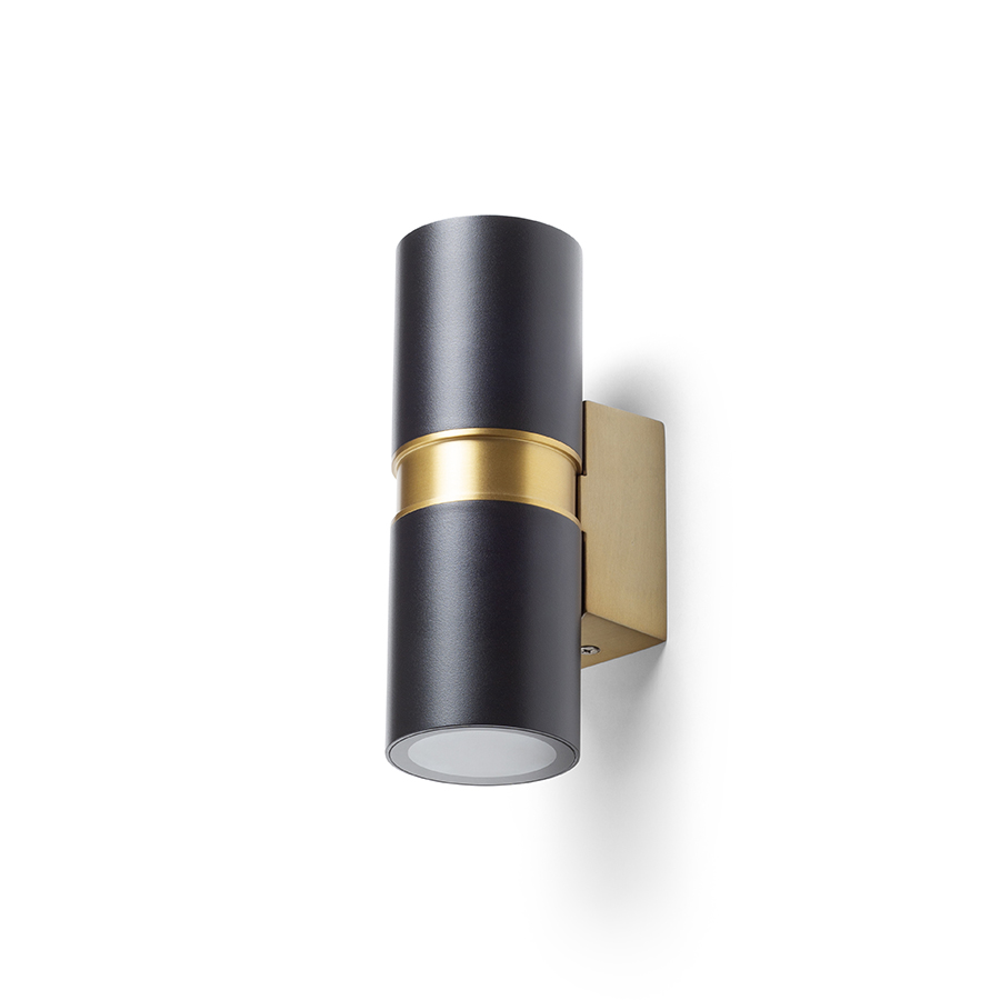 Aplica de exterior dintr-o combinație de alamă si metal lăcuit negru pentru două surse de lumina, MANO de perete negru/alamă pieptănat 230V LED GU10 2x8W IP54