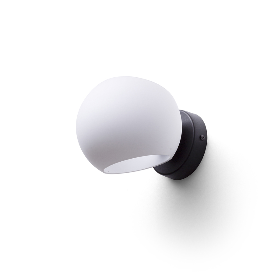 O lampă de sticlă montată pe suprafată, cu o baza lacuita neagră, SOLARIS montat pe suprafață mată/negru 230V LED E14 7W