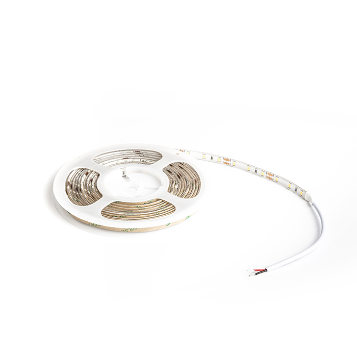 Bandă LED pentru iluminare decorativa de mediu umed, LED STRIP IP54 5m 12V= LED 60W IP54 3000K