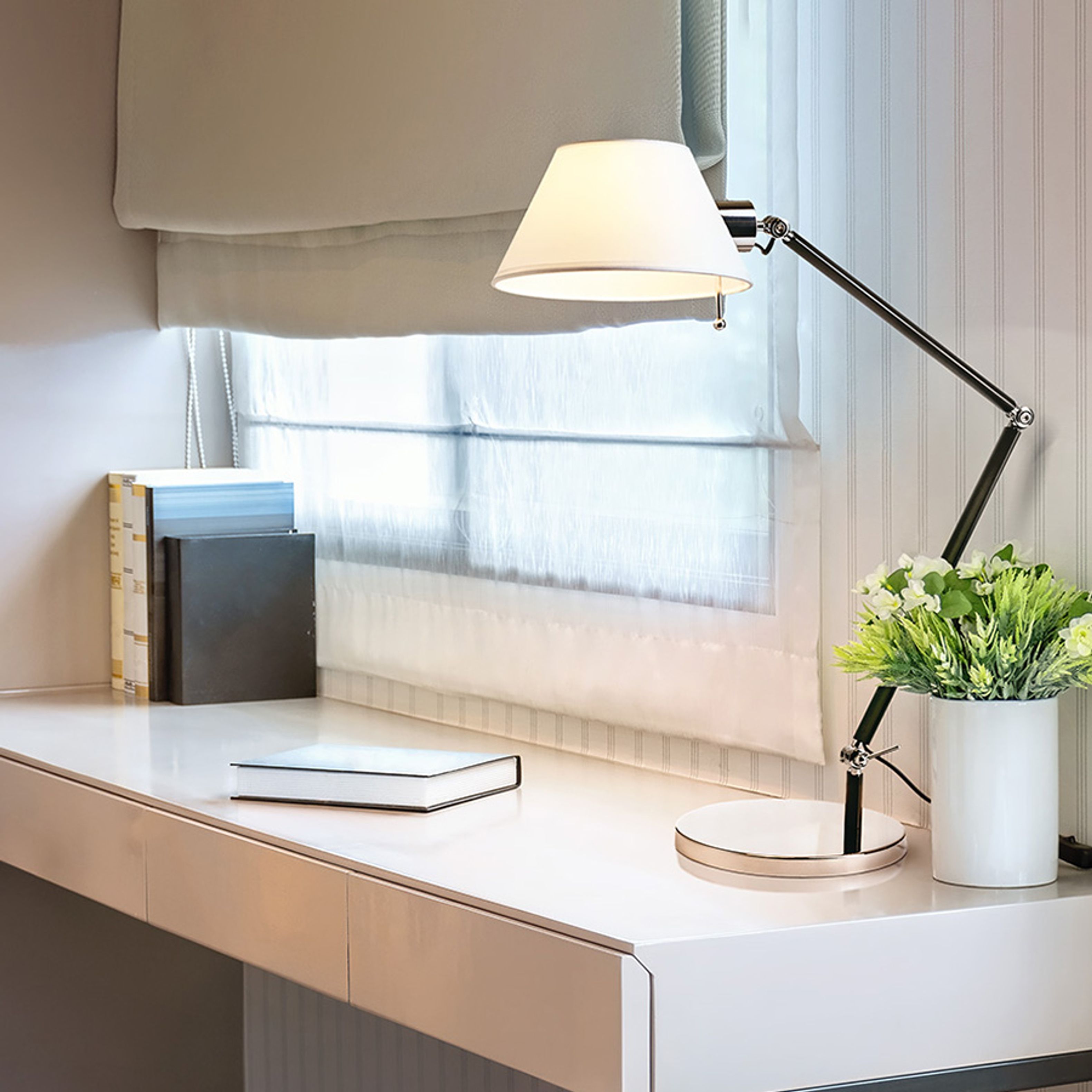 Lampă cu două brațe pentru masă cu abajur din textil, MONTANA de alb/negru crom 230V LED E27 11W