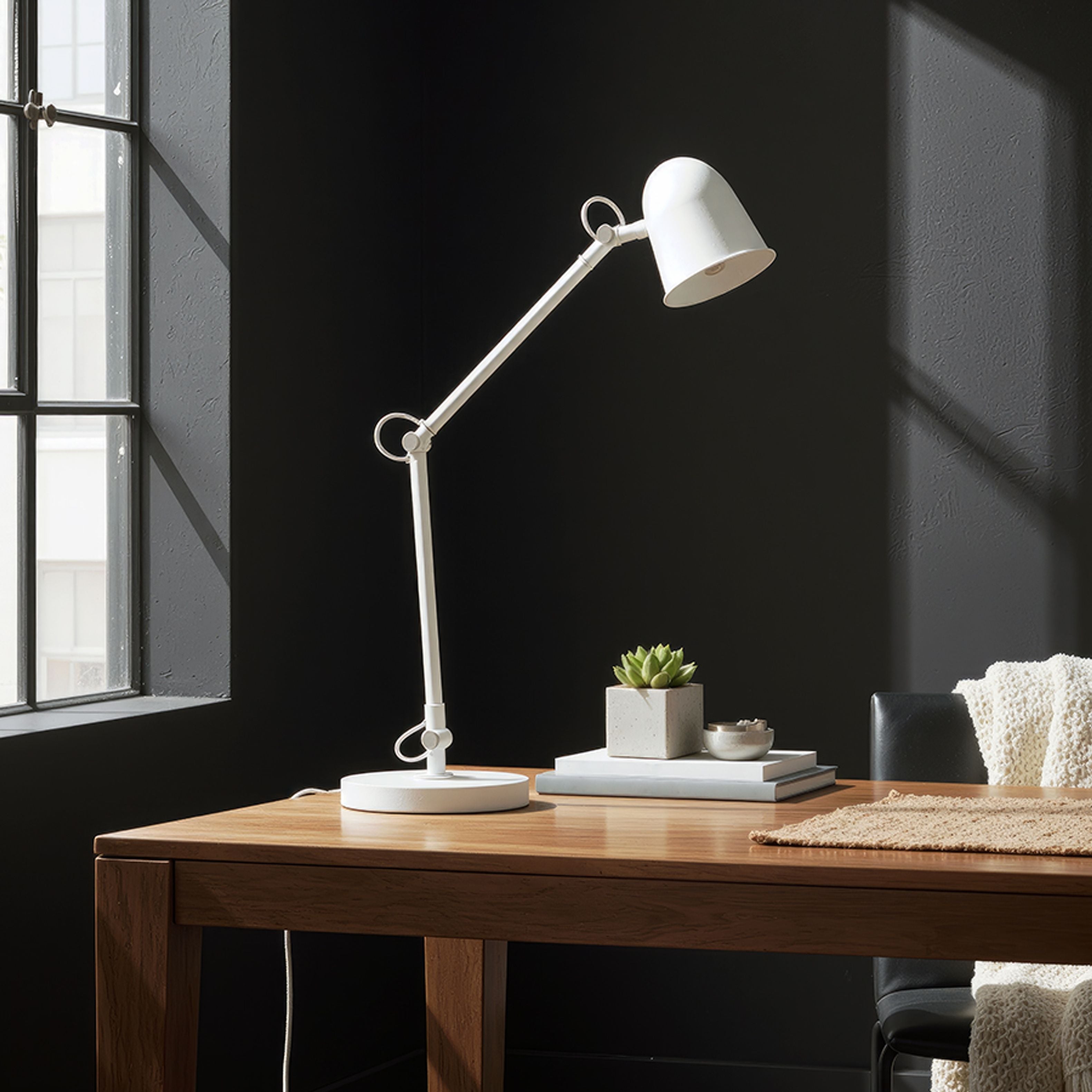 Lampă de masa cu doua brațe reglabile pentru surse LED cu soclu E14, DANNY de masă alb nichel mat 230V 5W