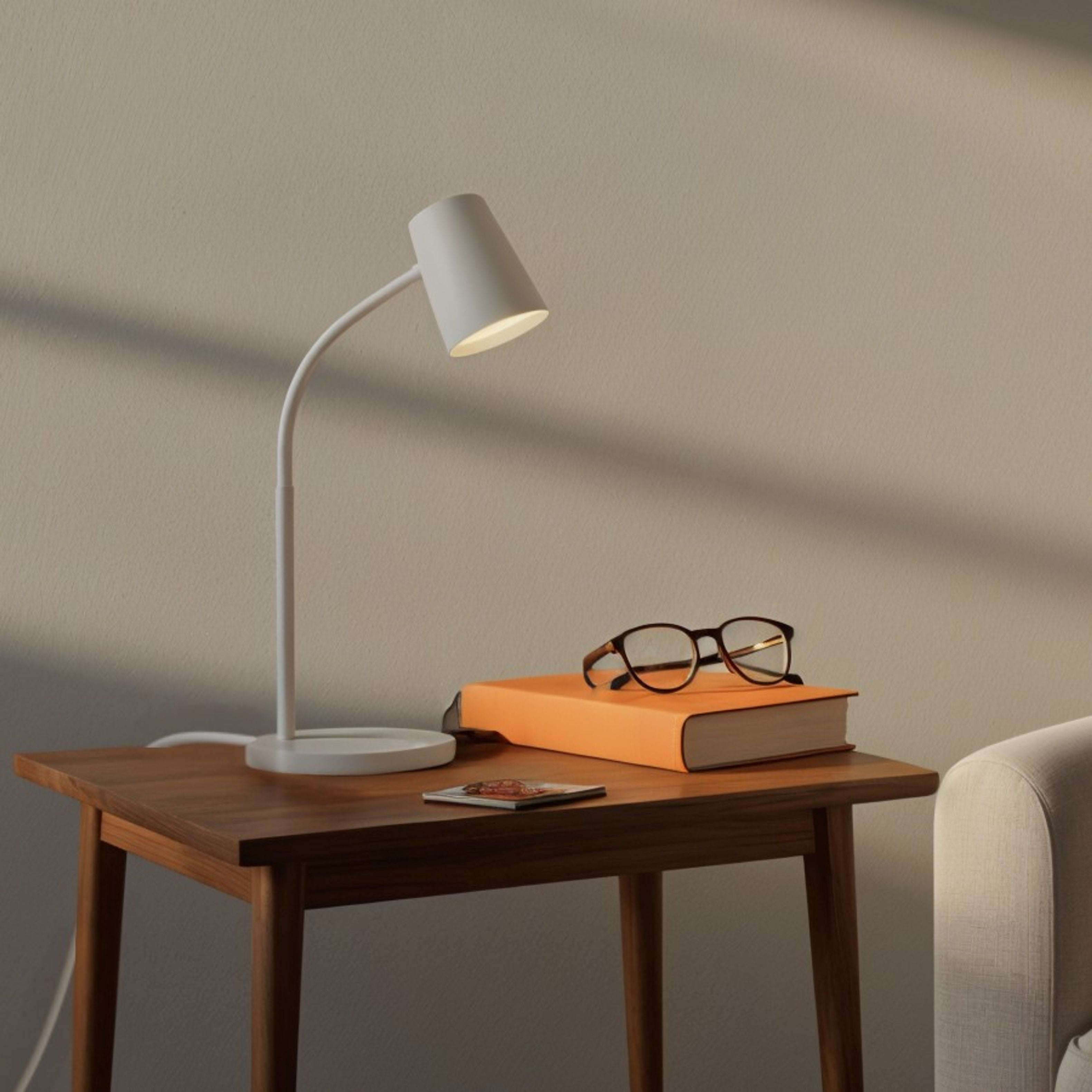 Lampă LED de masa cu abajur conic si gât flexibil, VERINA de masă alb 230V 4.5W 100° 3000K