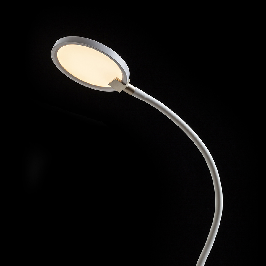 Aplica cu LED-uri cu gât flexibil si reflector circular care include un difuzor laptos pentru o, CELESTE DIMM de podea alb 230V LED 5W 100° 3000K