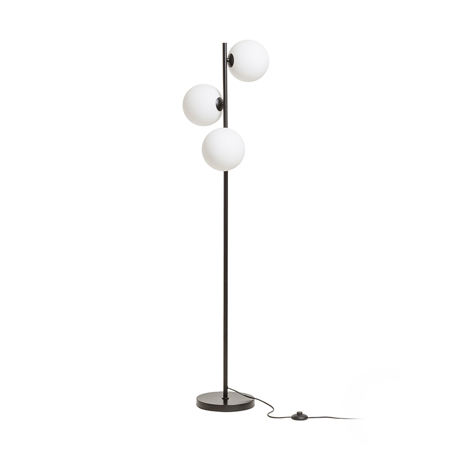 Lampă de podea cu trei abajururi din sticlă opal albă pe un piedestal vopsit în negru, ETHERIA 230V LED G9 3x7W