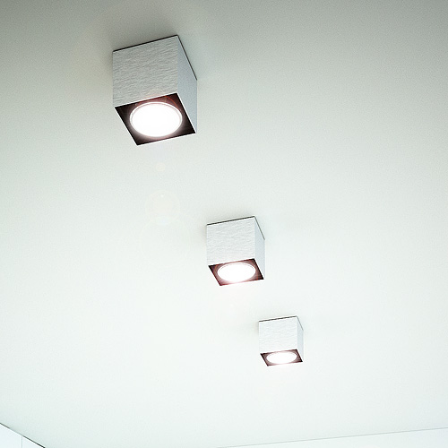 Lampă de tavan din aluminiu pentru surse de lumină cu halogen care poate fi înclinată în două axe, DEAN I 230V/12V G53 50W