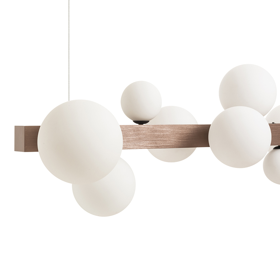 Lampa suspendatade design cu opt abajururi de sticla trei dimensiuni diferite, KASSANDRA sticlă opal/bronz pieptănat 230V G9 8x6W