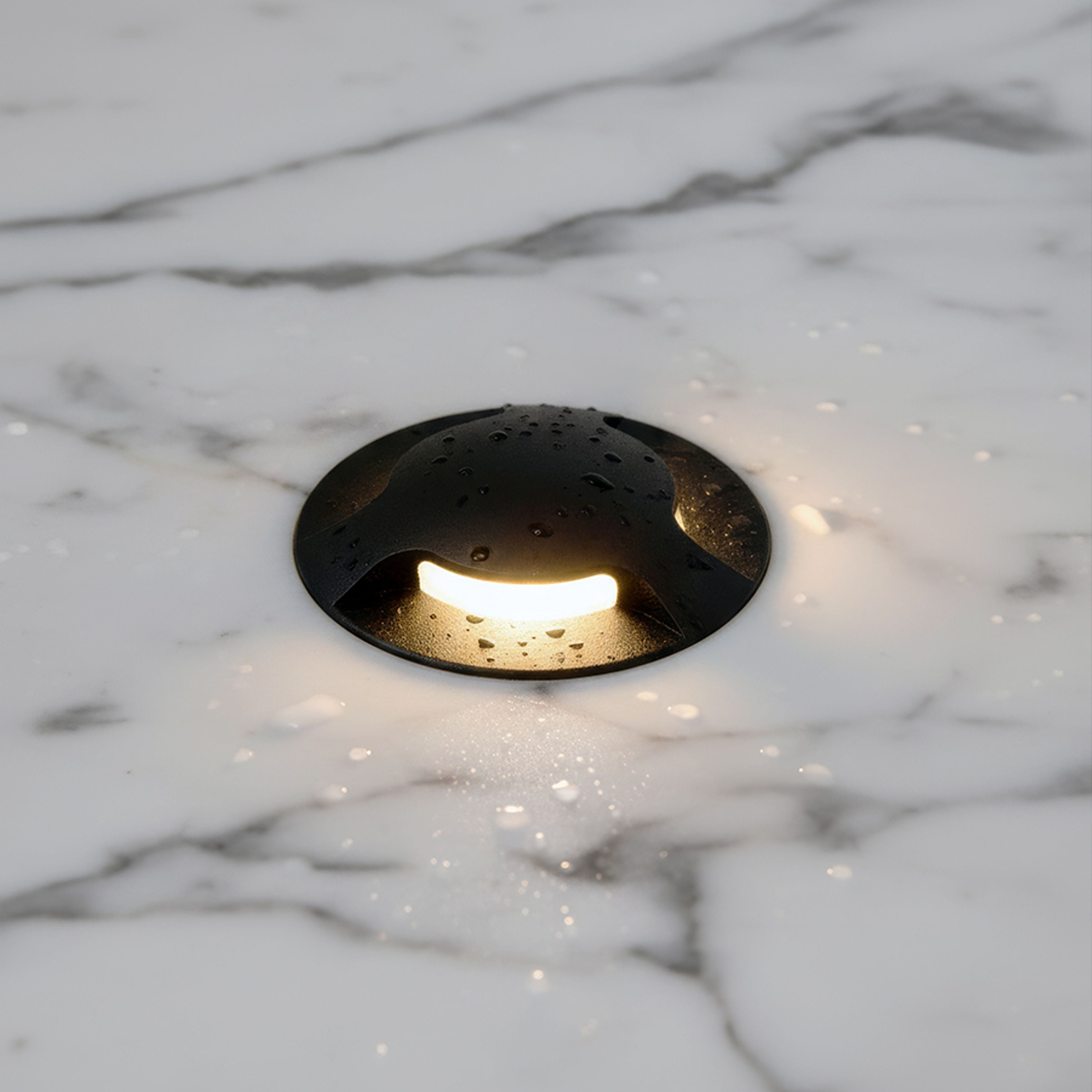Lumina de orientare incasabilă cu LED integrat care emite lumina pe trei laturi, KICK III incastrat negru 230V 3W IP54 3000K