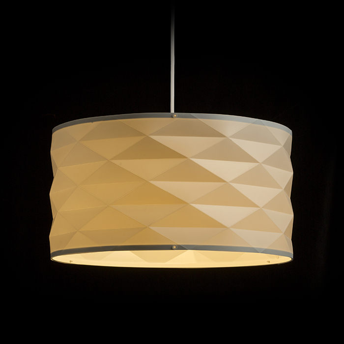 Pandantiv care are o nuantă rotundă din plastic cu textura decorativă, EZRA 40 suspendat albe PVC/gri 230V LED E27 15W