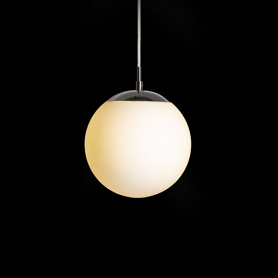 Pandantiv din sticla de culoare opal cu cablu transparent si detalii cromate, LUNA 20 suspendat sticlă opal/crom 230V LED E27 11W