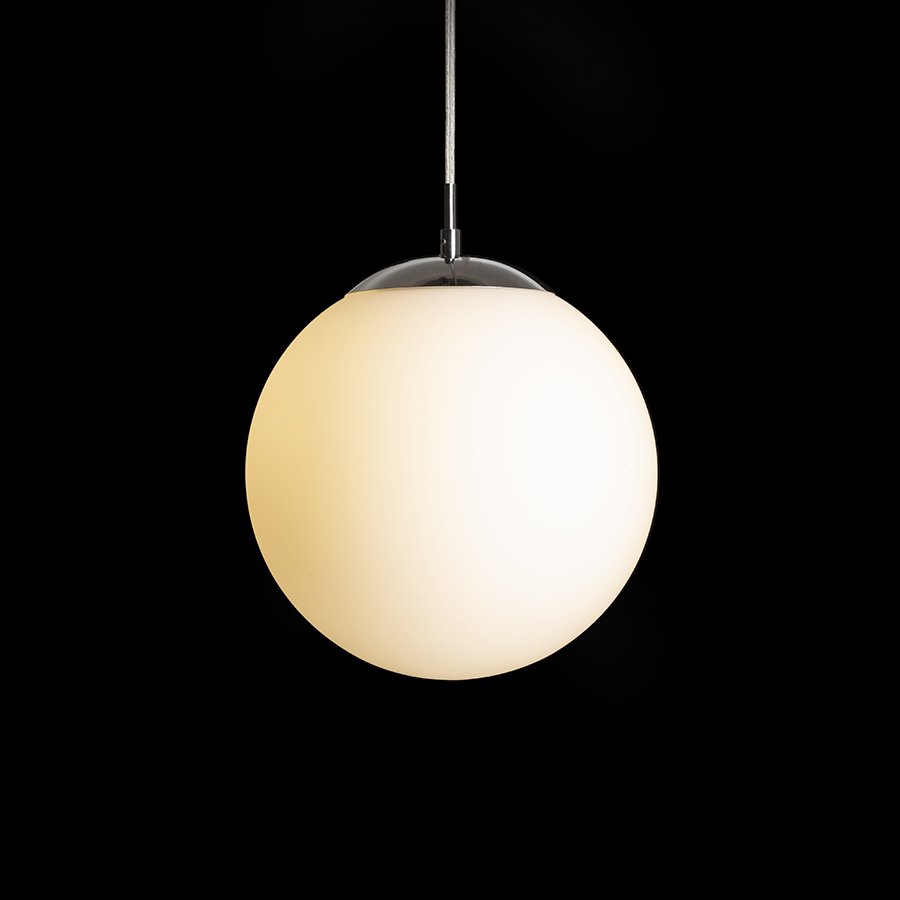 Pandantiv din sticlă de culoare opal cu cablu transparent si detalii cromate, LUNA 25 suspendat opal/crom 230V LED E27 15W