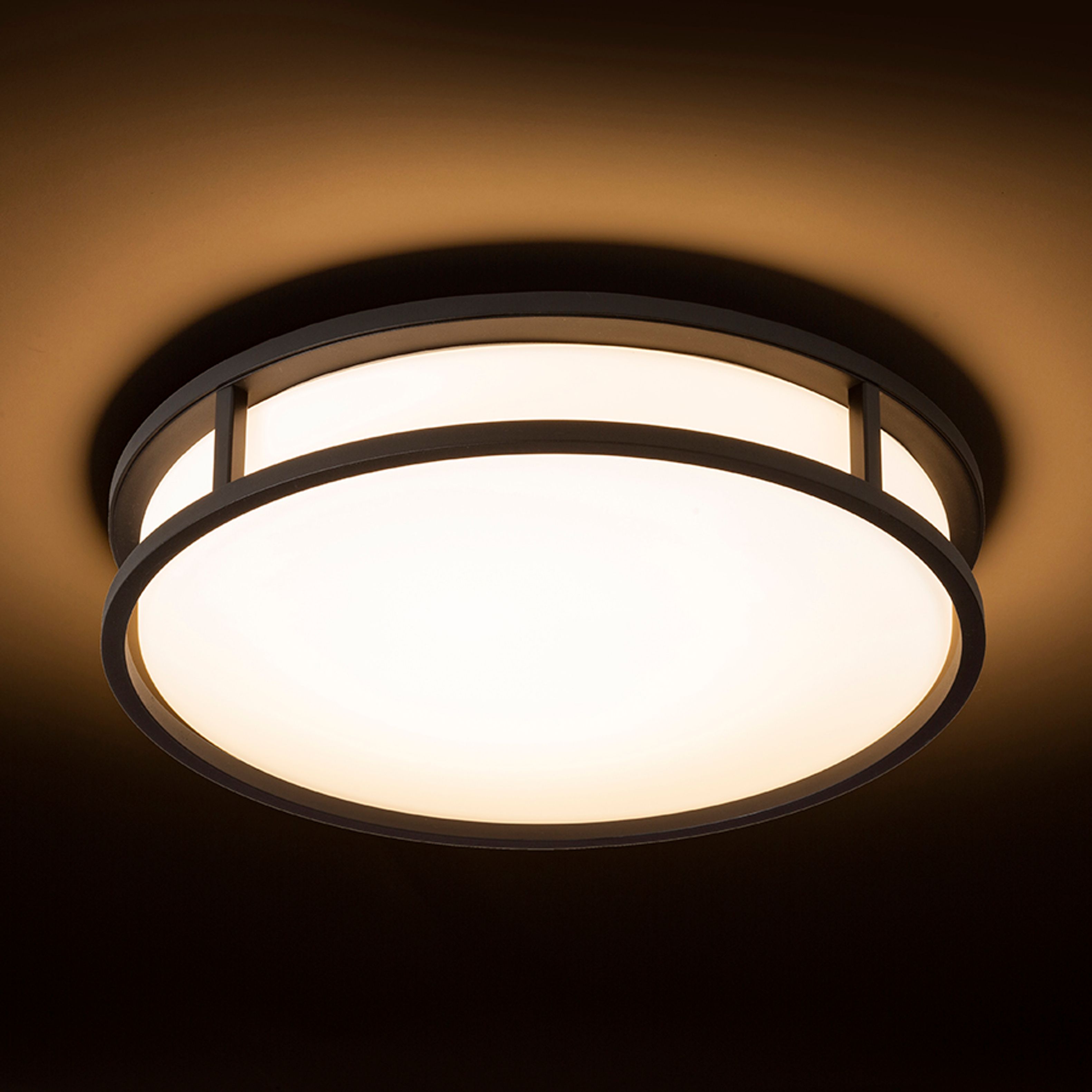 Plafoniera pentru baie cu LED încorporat, un capac plat din sticlă de culoare opal și cadru metalic, GRANDE LED 35 de tavan opal/negru 230V 24W IP44 3000K