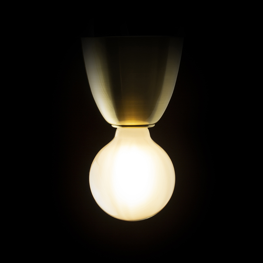 Lumina metalica de tavan sau de perete potrivita pentru surse de lumina LED decorative cu baza E27, REACH de alamă pieptănat 230V 11W